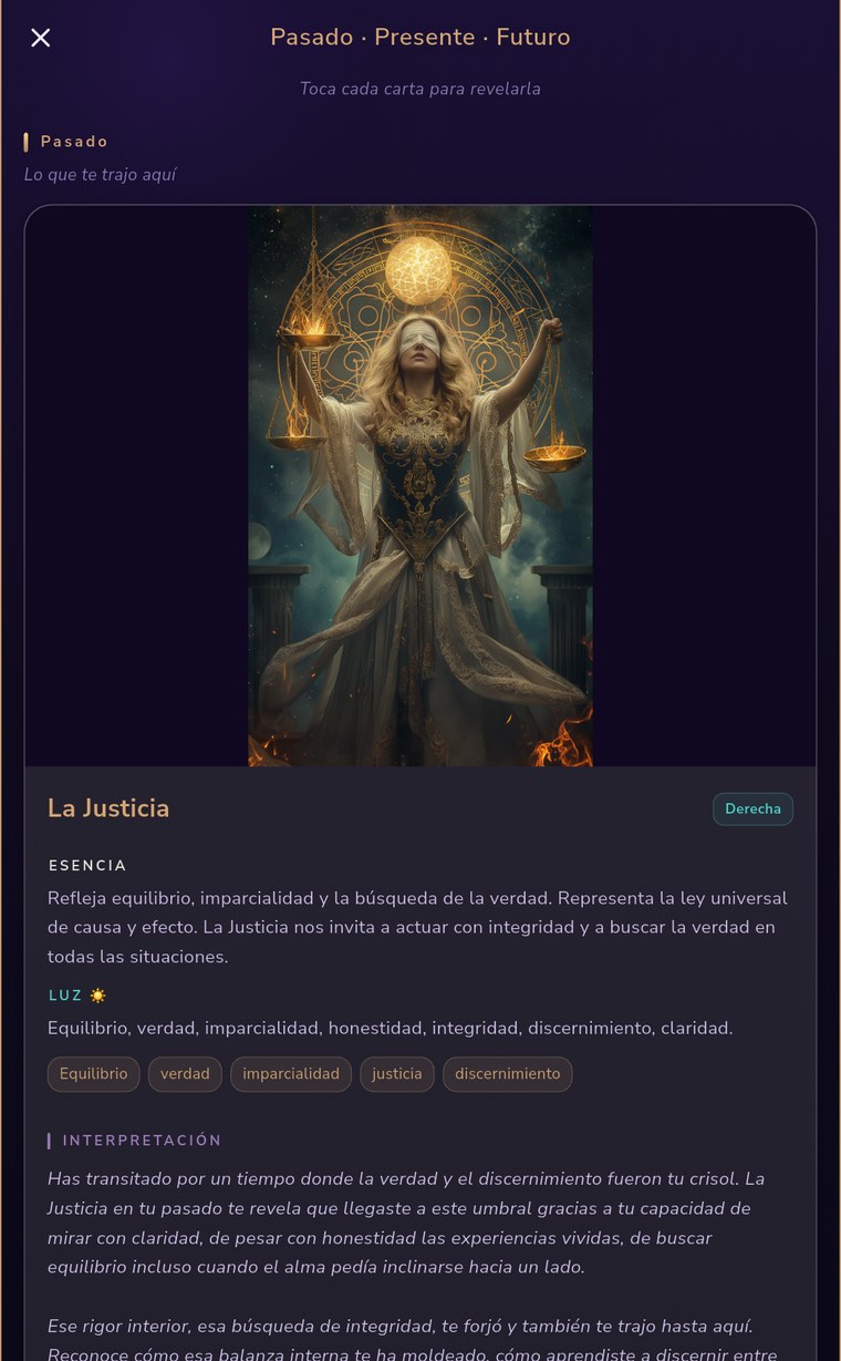 Lectura de tarot en la app: la carta de La Justicia con su esencia, su luz, su sombra y una interpretación escrita.